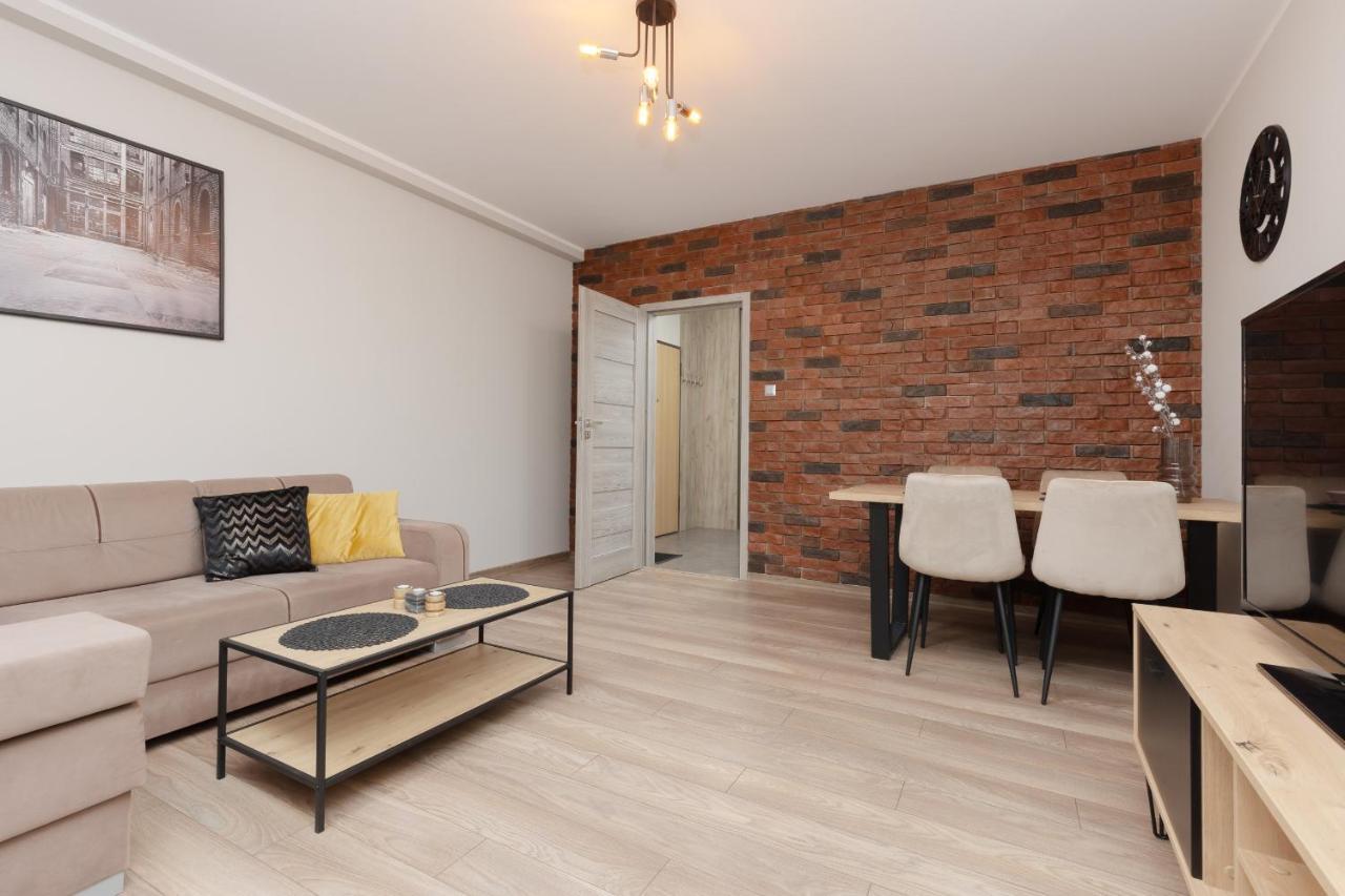 Modern One Bedroom Apartment With Parking In Lodz By Renters Prestige Экстерьер фото