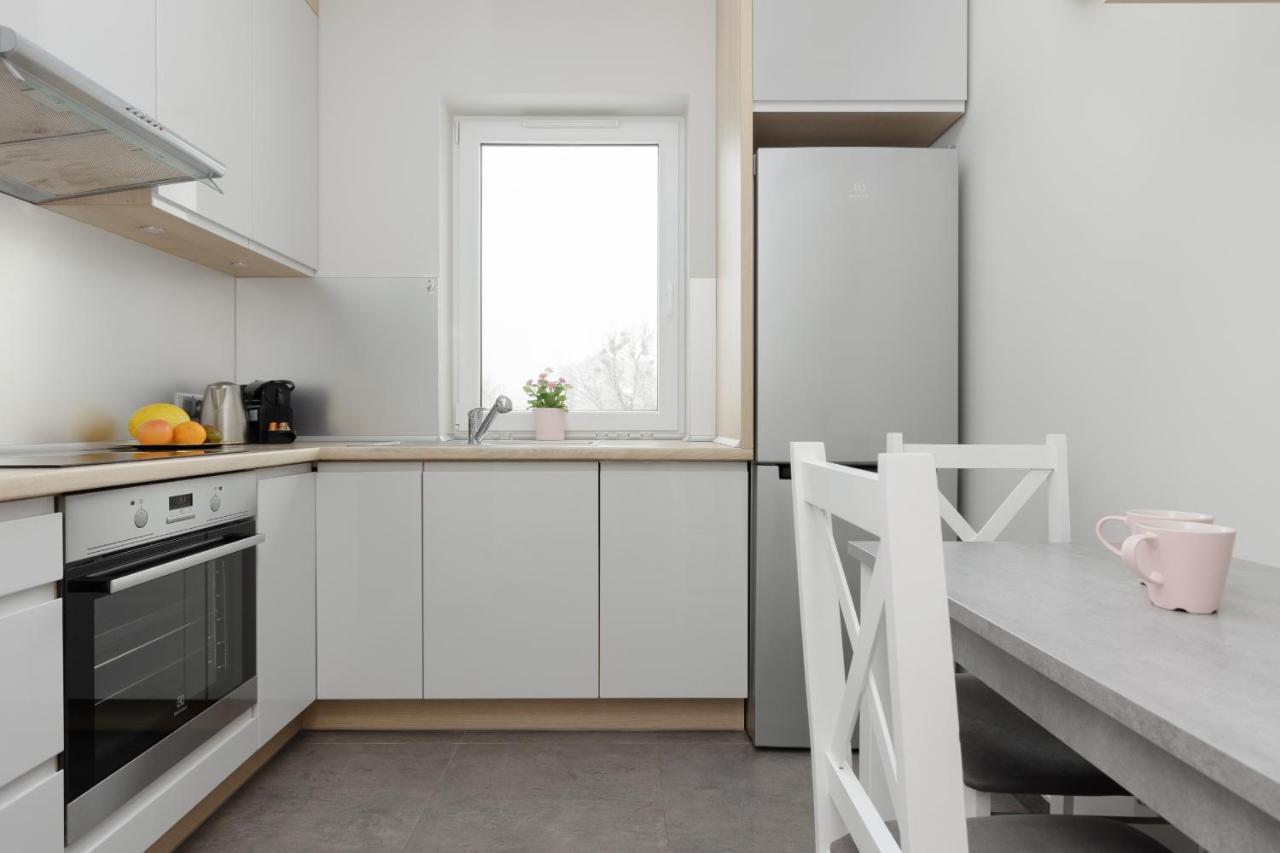 Modern One Bedroom Apartment With Parking In Lodz By Renters Prestige Экстерьер фото